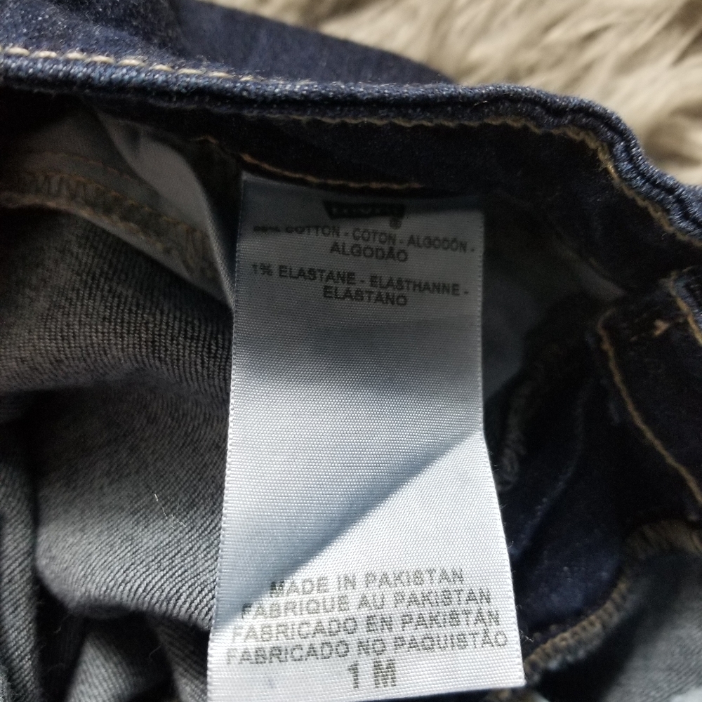 Levi's women Jean's,  size 1M. - Picture 6 of 7